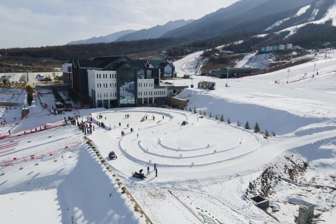 鳌山滑雪场